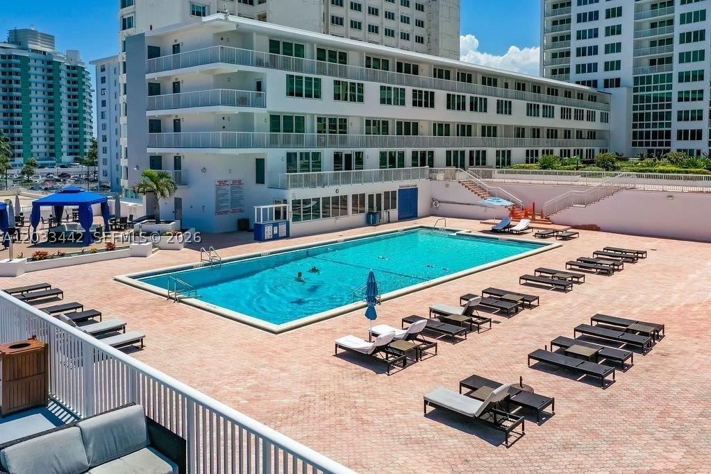 Real estate property located at 5401 Collins Ave #231, Miami-dade, The Carriage House Condo, Miami Beach, FL