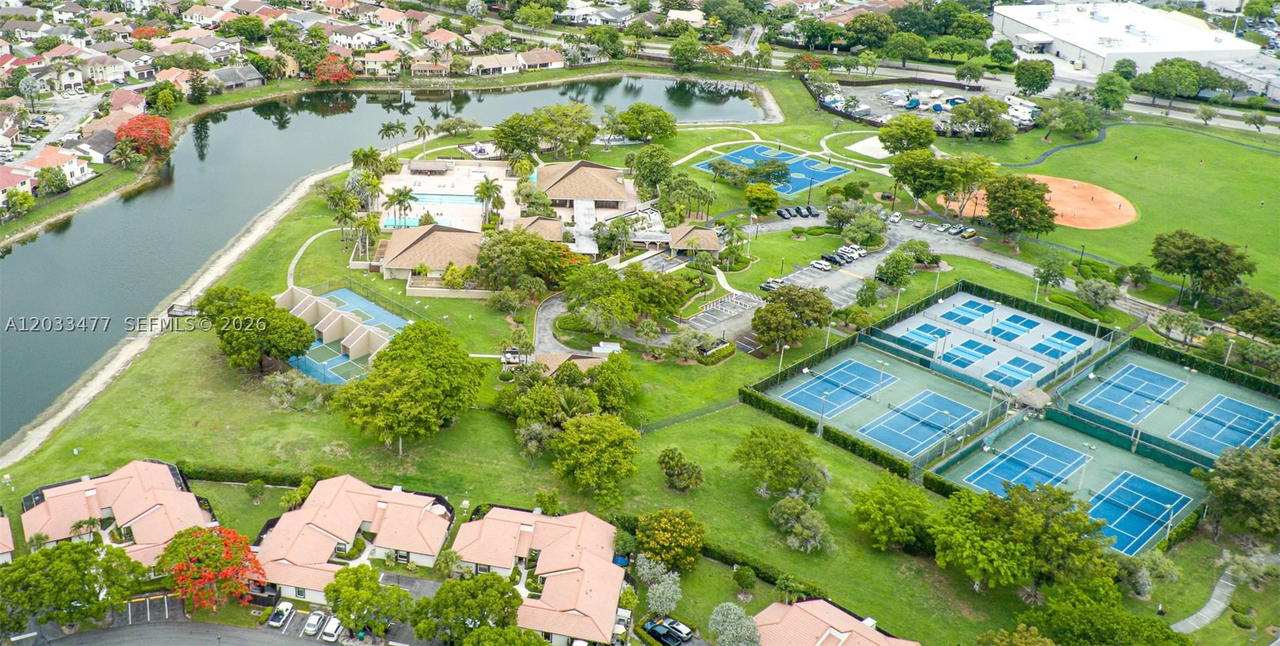 Real estate property located at 15125 48th Ter G-99, Miami-dade, Lakes Of Meadow Vilg Homes, Miami, FL