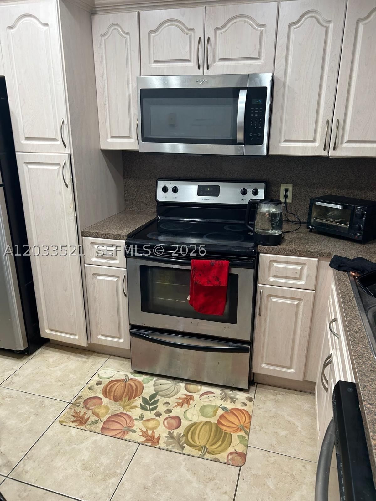 Real estate property located at 201 Lake Pointe Dr #203, Broward, Lake Pointe Condominium, Oakland Park, FL