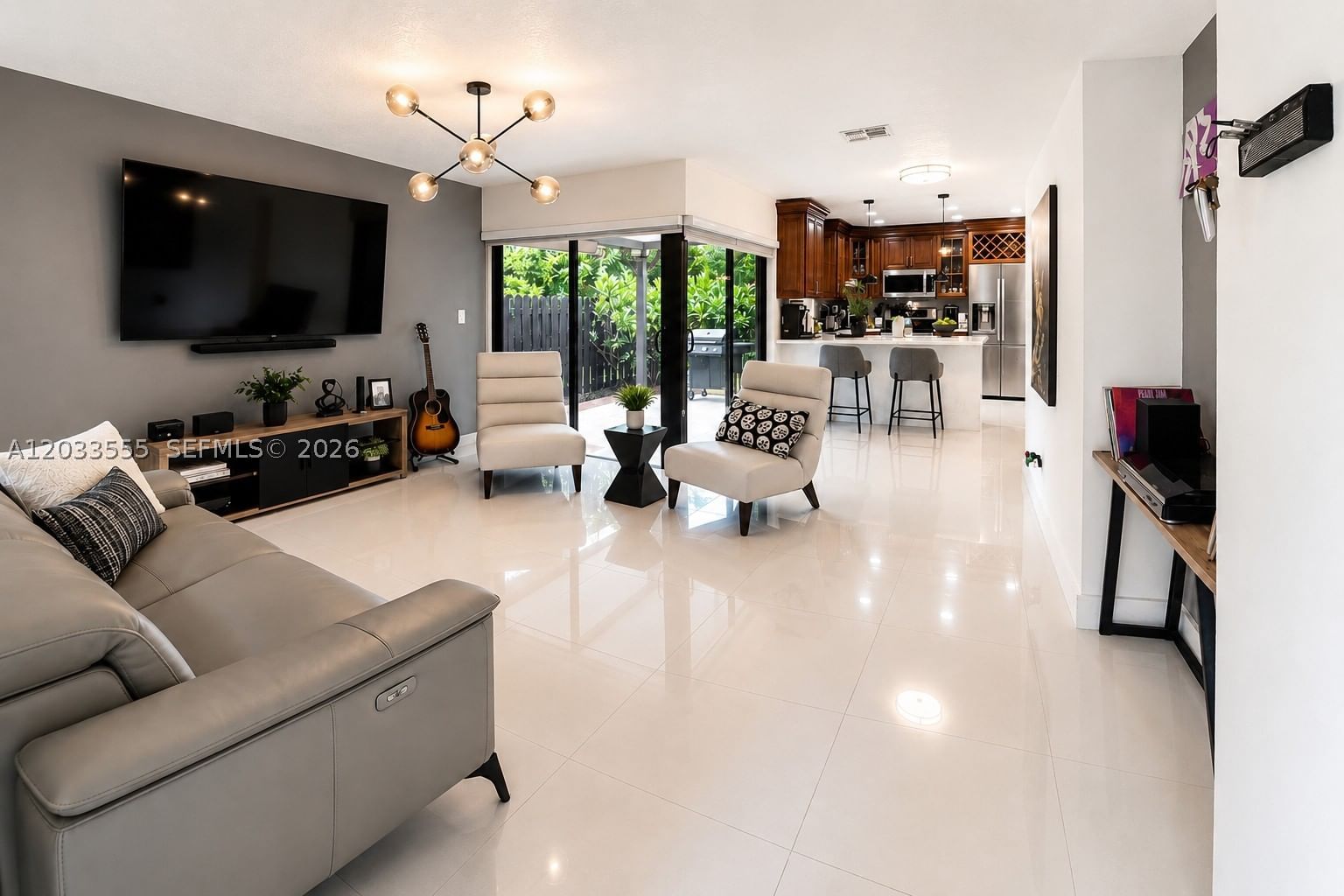 Real estate property located at 12737 68th Ter, Miami-dade, Woodgate, Miami, FL