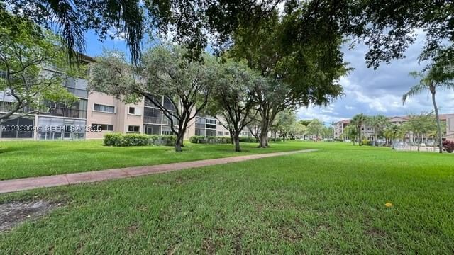 Real estate property located at 1200 137th Ave #211E, Broward, Suffolk At Century Villag, Pembroke Pines, FL
