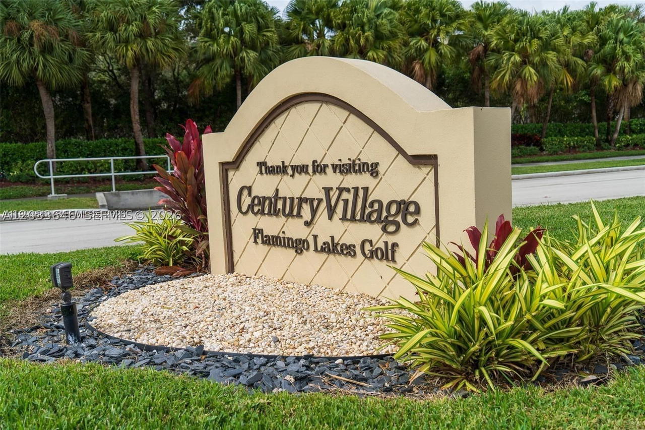 Real estate property located at 1200 137th Ave #211E, Broward, Suffolk At Century Villag, Pembroke Pines, FL