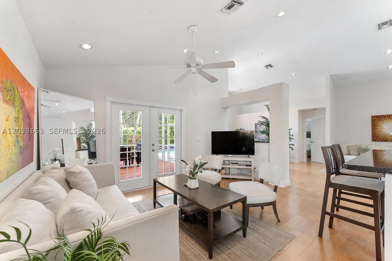 Real estate property located at 2013 Island Cir, Broward, Country Isles Cove, Weston, FL