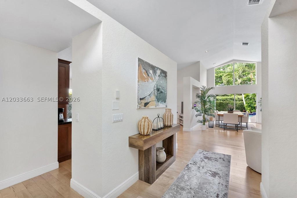Real estate property located at 2013 Island Cir, Broward, Country Isles Cove, Weston, FL