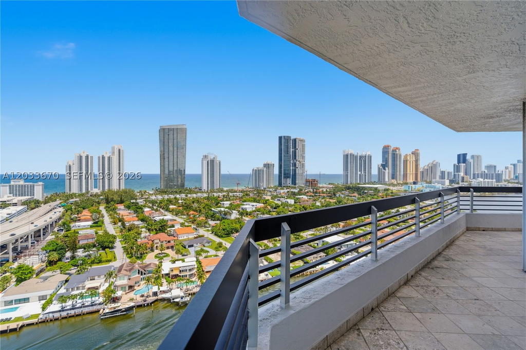 Real estate property located at 19195 36th Ct #2410, Miami-dade, Mystic Pointe Condo No Tw, Aventura, FL