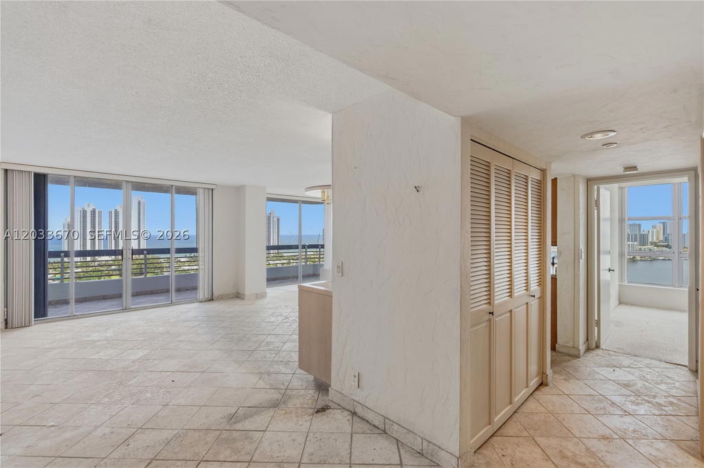 Real estate property located at 19195 36th Ct #2410, Miami-dade, Mystic Pointe Condo No Tw, Aventura, FL