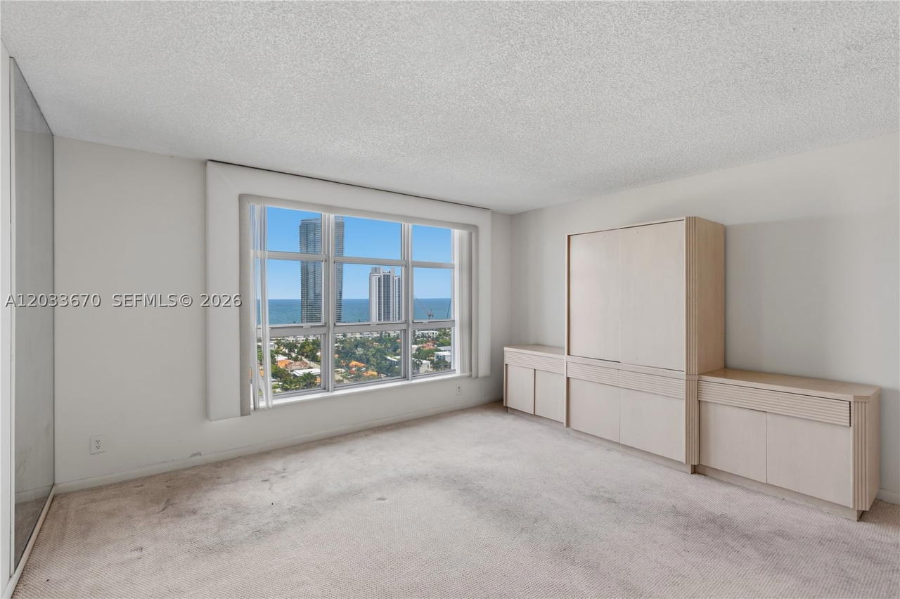 Real estate property located at 19195 36th Ct #2410, Miami-dade, Mystic Pointe Condo No Tw, Aventura, FL