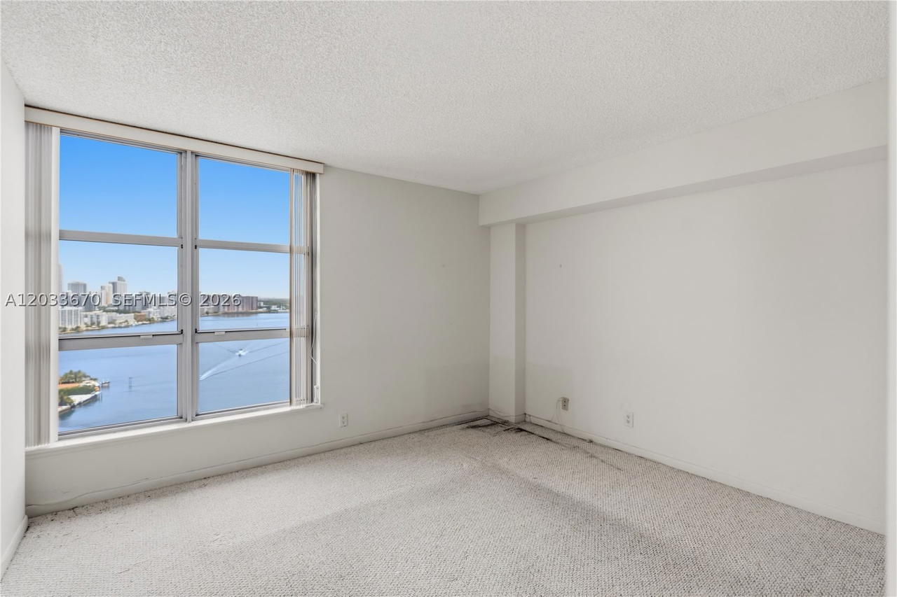 Real estate property located at 19195 36th Ct #2410, Miami-dade, Mystic Pointe Condo No Tw, Aventura, FL
