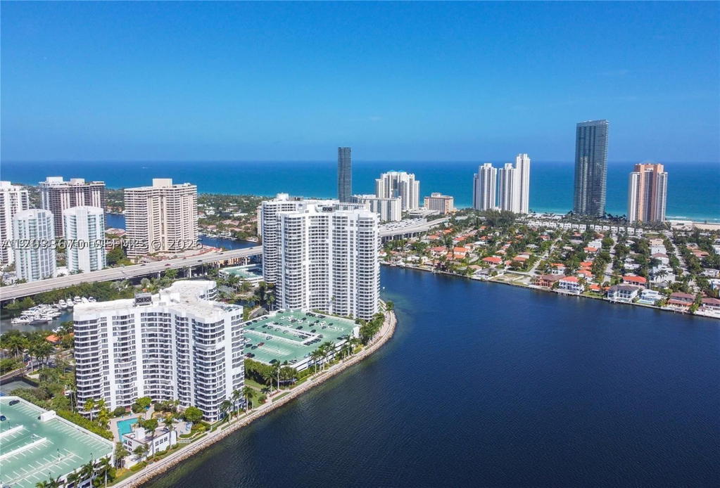 Real estate property located at 19195 36th Ct #2410, Miami-dade, Mystic Pointe Condo No Tw, Aventura, FL