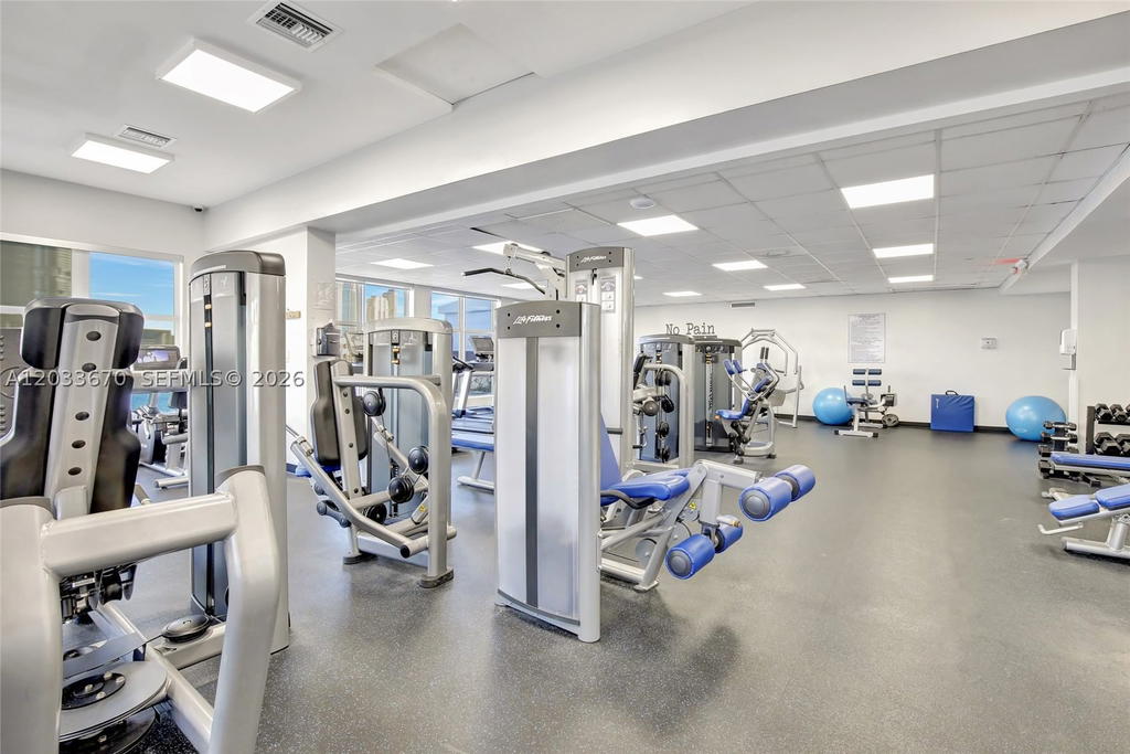 Real estate property located at 19195 36th Ct #2410, Miami-dade, Mystic Pointe Condo No Tw, Aventura, FL