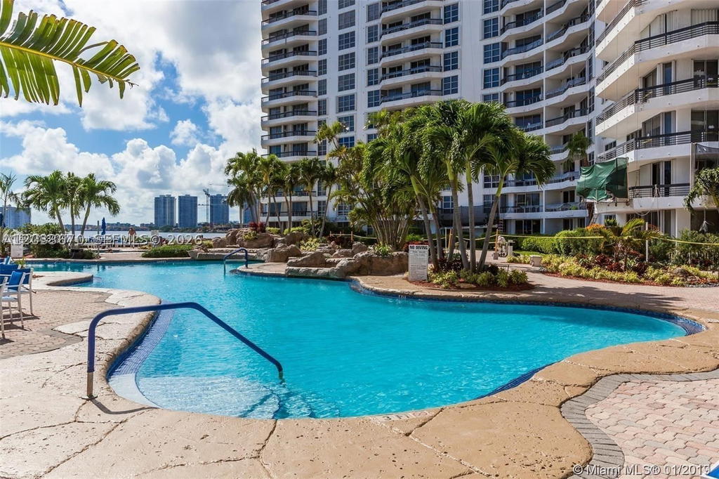 Real estate property located at 19195 36th Ct #2410, Miami-dade, Mystic Pointe Condo No Tw, Aventura, FL