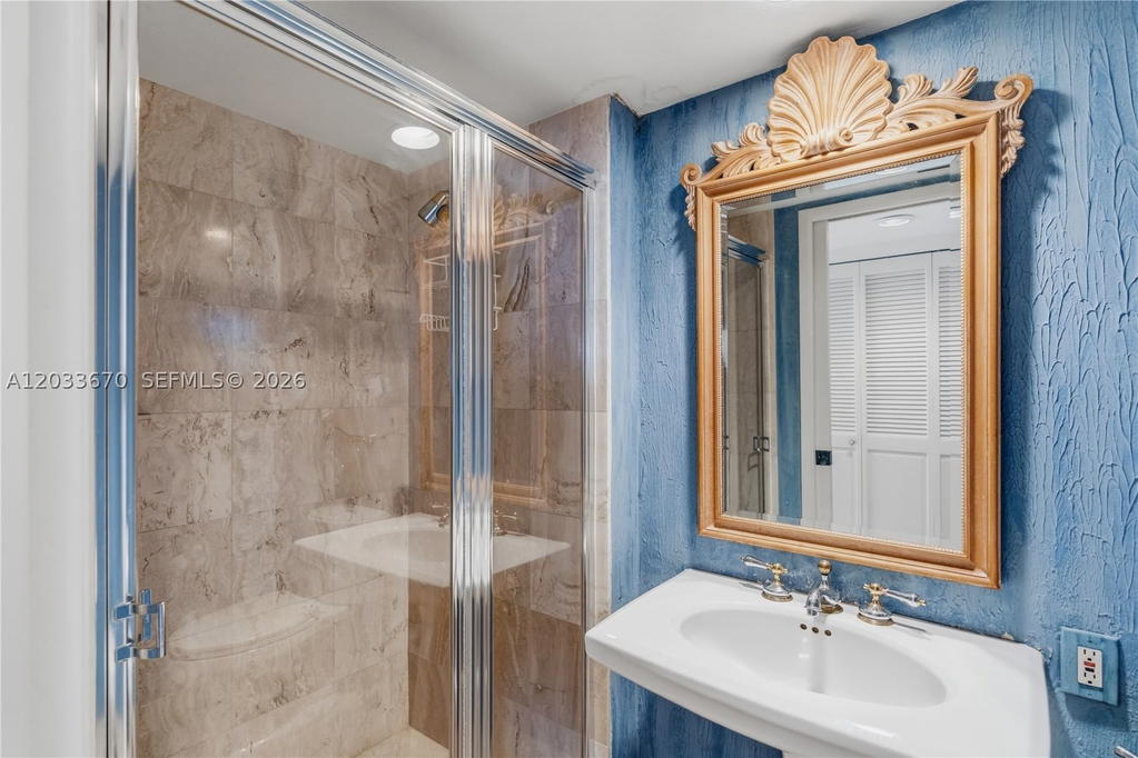 Real estate property located at 19195 36th Ct #2410, Miami-dade, Mystic Pointe Condo No Tw, Aventura, FL