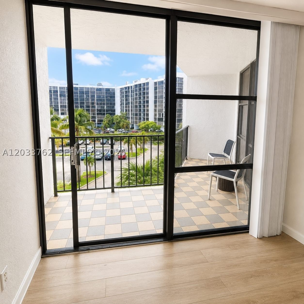 Real estate property located at 800 Parkview Dr #512, Broward, Oceanview Park Condo, Hallandale Beach, FL