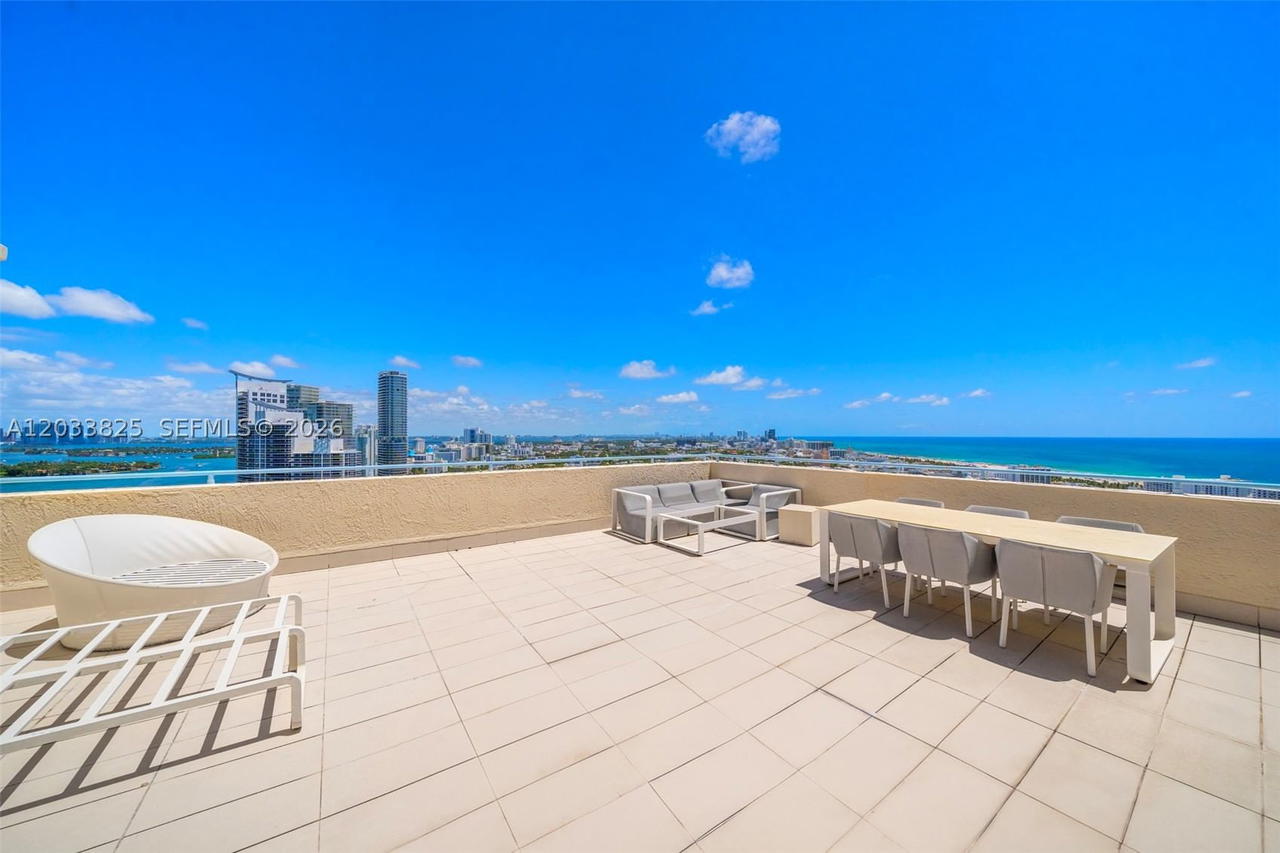 Real estate property located at 90 Alton Rd PH3209, Miami-dade, Yacht Club At Portofino C, Miami Beach, FL