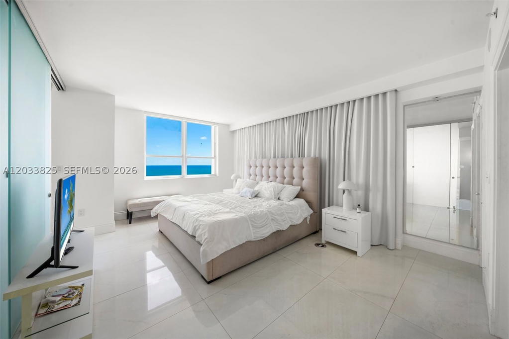 Real estate property located at 90 Alton Rd PH3209, Miami-dade, Yacht Club At Portofino C, Miami Beach, FL