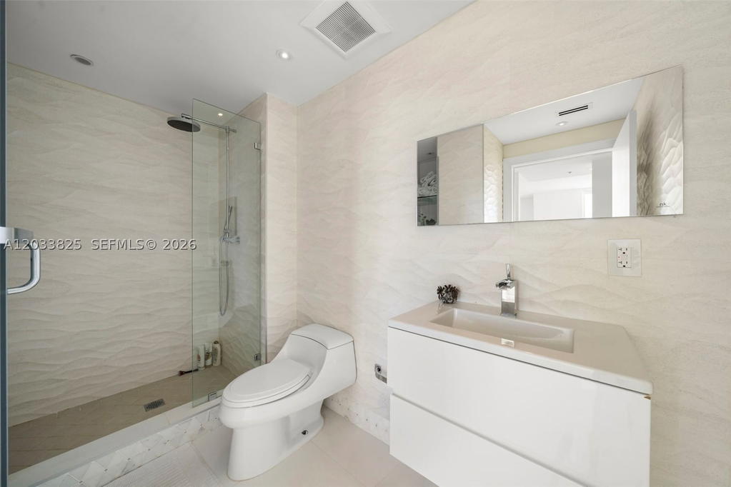 Real estate property located at 90 Alton Rd PH3209, Miami-dade, Yacht Club At Portofino C, Miami Beach, FL