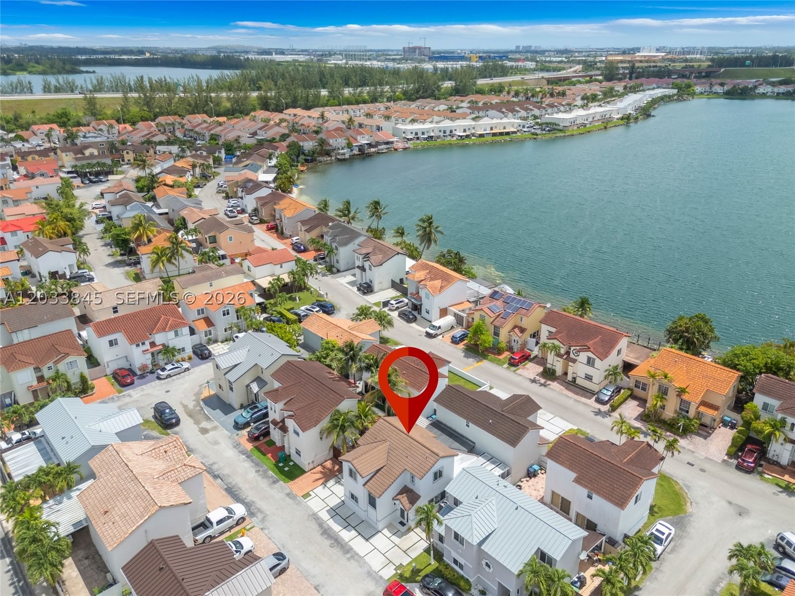 Real estate property located at 979 126th Path, Miami-dade, Lake Pointe Sec 4, Miami, FL