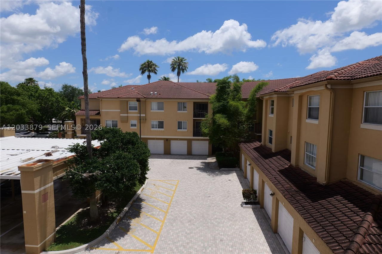 Real estate property located at 771 Pine Island Rd #308, Broward, Paragon Plantation Condo, Plantation, FL