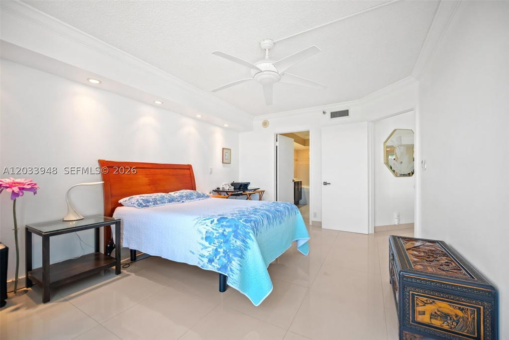Real estate property located at 19101 36th Ct #504, Miami-dade, Mystic Pointe Condo No Th, Aventura, FL