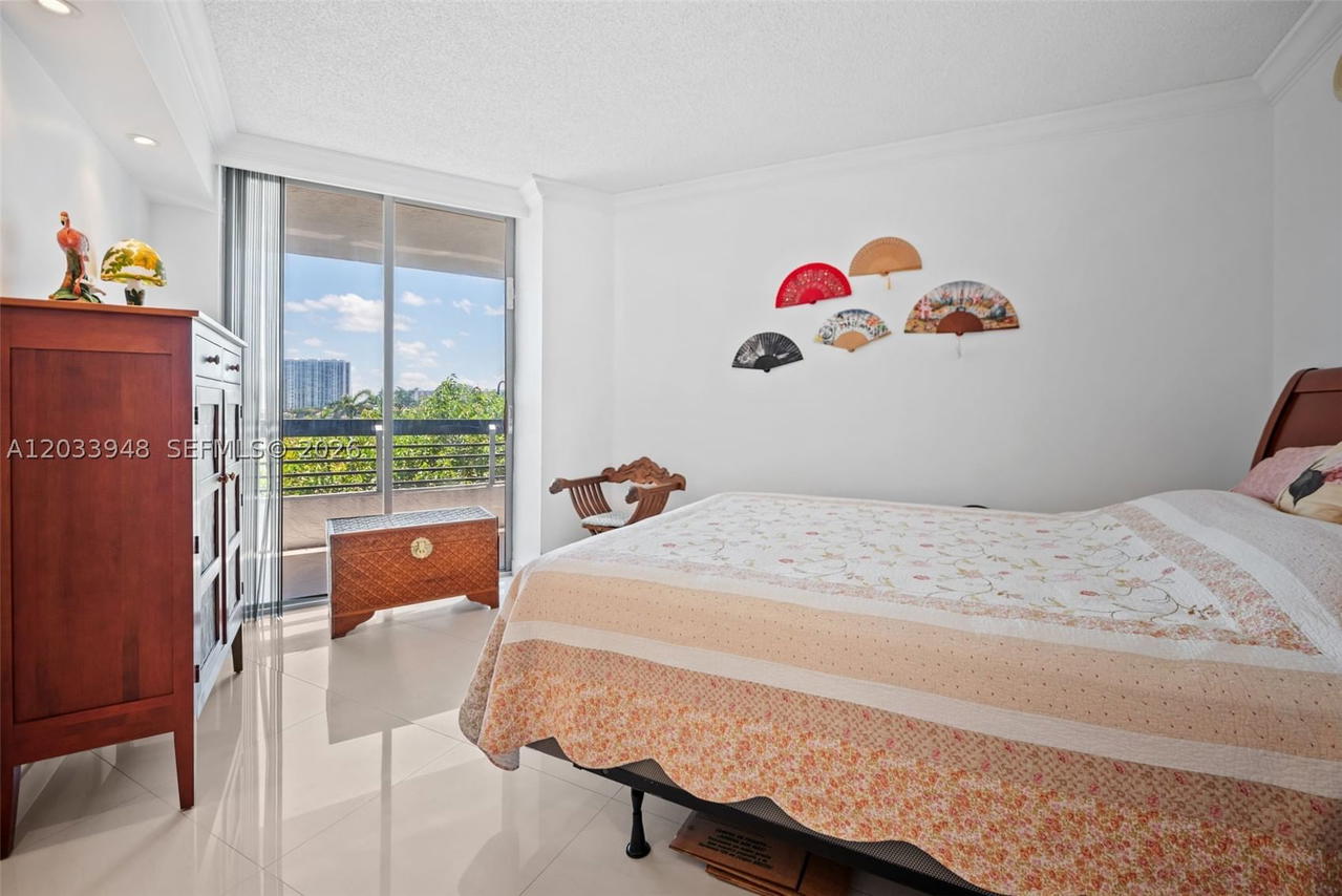 Real estate property located at 19101 36th Ct #504, Miami-dade, Mystic Pointe Condo No Th, Aventura, FL