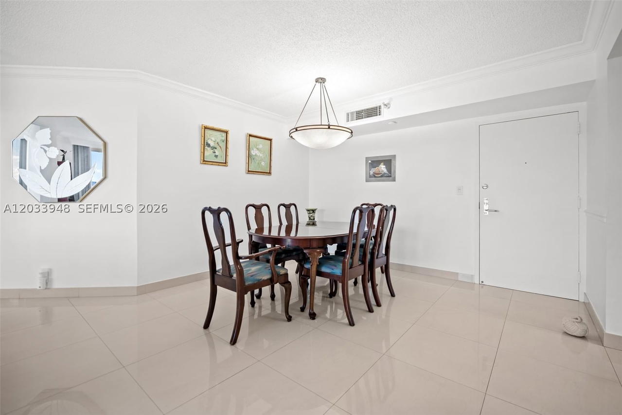 Real estate property located at 19101 36th Ct #504, Miami-dade, Mystic Pointe Condo No Th, Aventura, FL