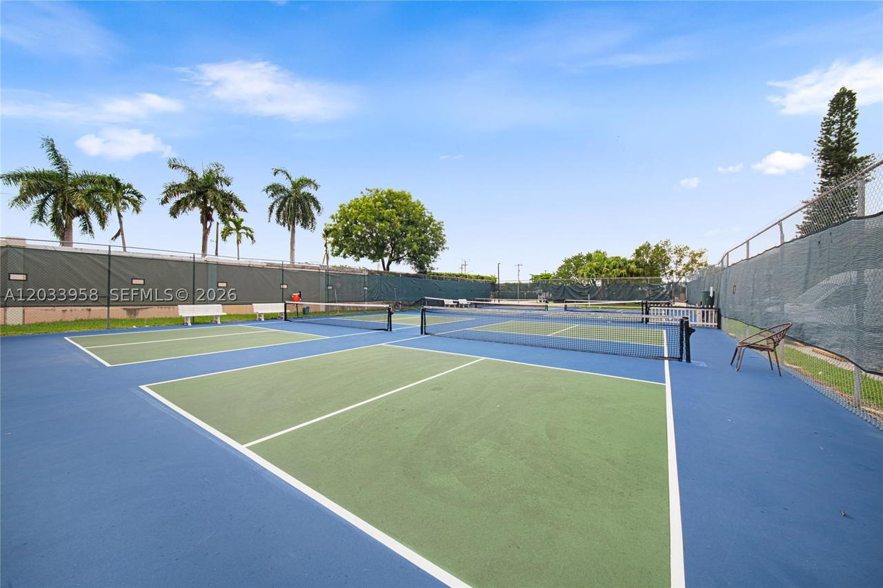 Real estate property located at 8951 Sunrise Lakes Blvd #301, Broward, Sunrise Lakes 87 Condo, Sunrise, FL