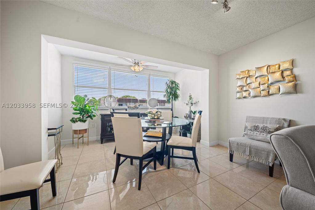 Real estate property located at 8951 Sunrise Lakes Blvd #301, Broward, Sunrise Lakes 87 Condo, Sunrise, FL