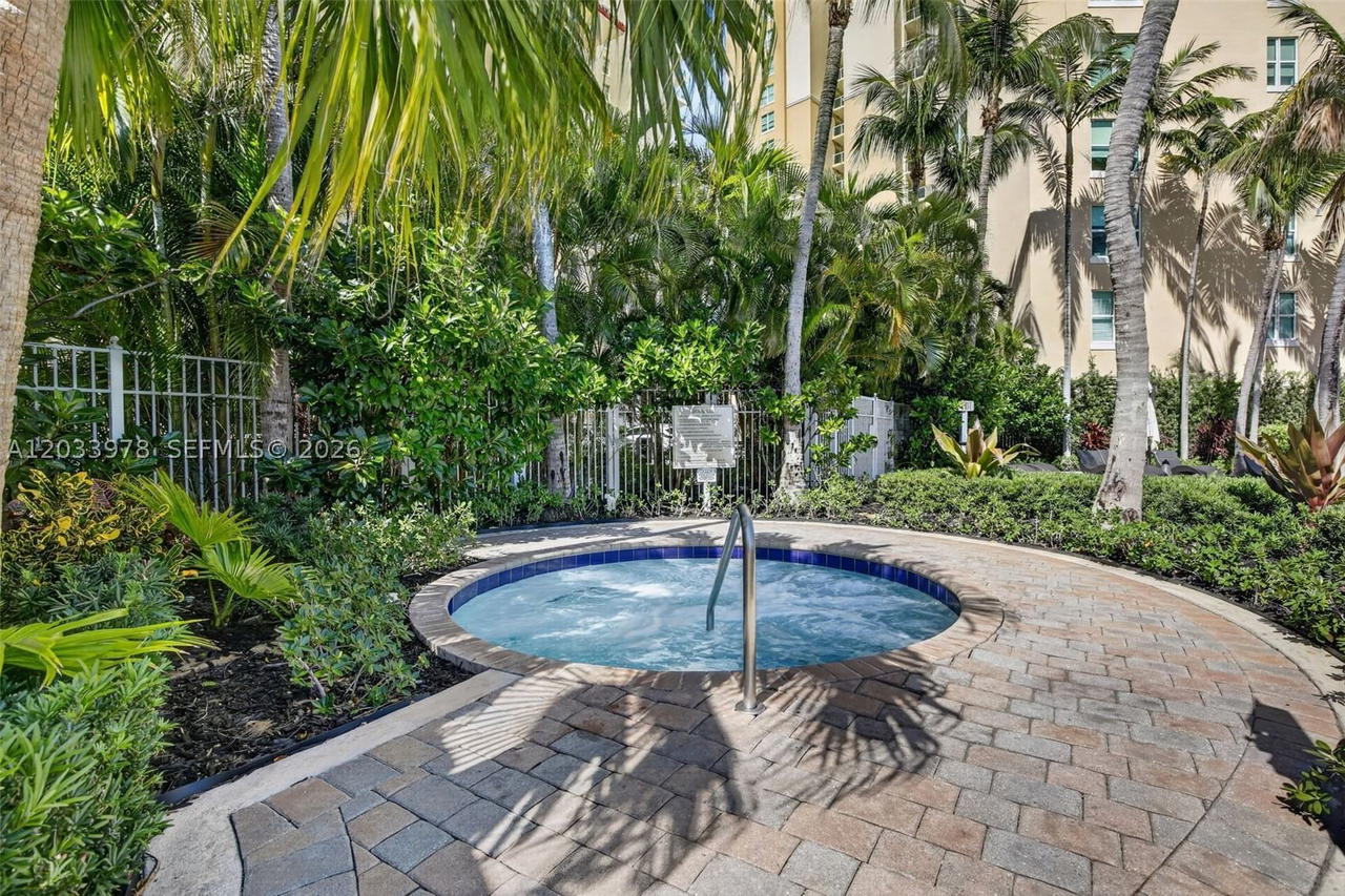 Real estate property located at 3340 190th St #402, Miami-dade, Aventura Marina Condo Num, Aventura, FL