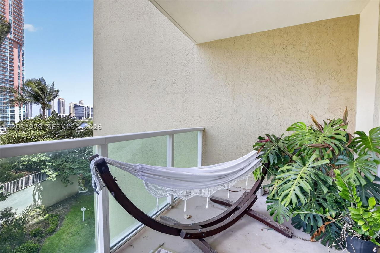 Real estate property located at 3340 190th St #402, Miami-dade, Aventura Marina Condo Num, Aventura, FL