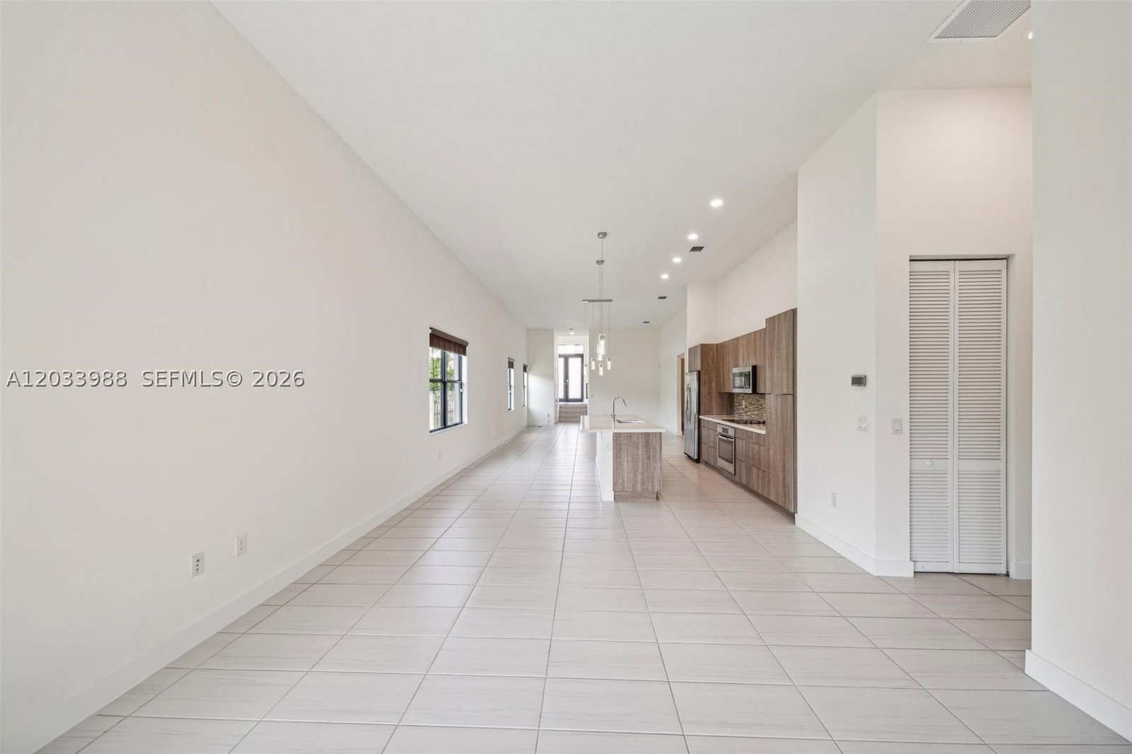 Real estate property located at 7635 103rd Pl, Miami-dade, Grand Bay South Estates, Doral, FL