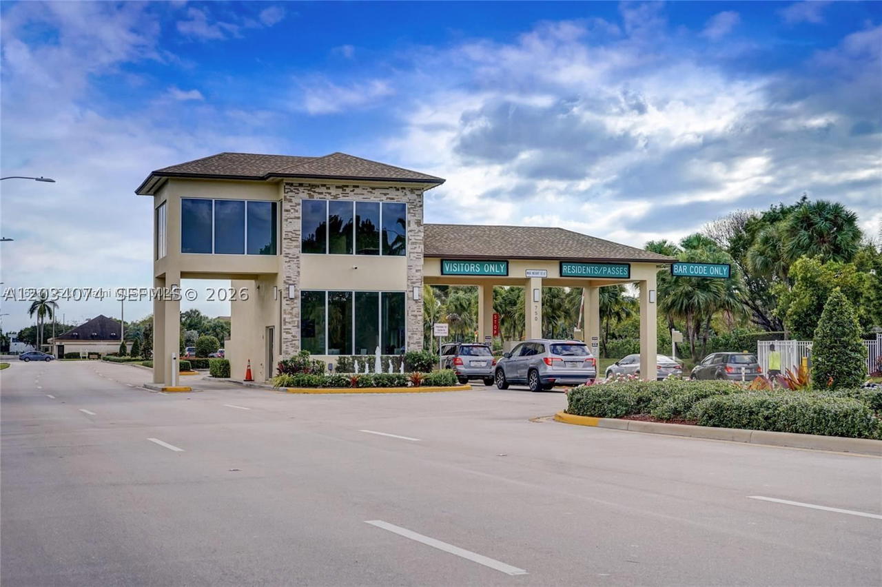 Real estate property located at 700 128th Ave #306C, Broward, Buckingham, Pembroke Pines, FL