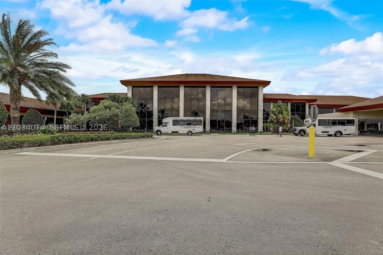 Real estate property located at 700 128th Ave #306C, Broward, Buckingham, Pembroke Pines, FL