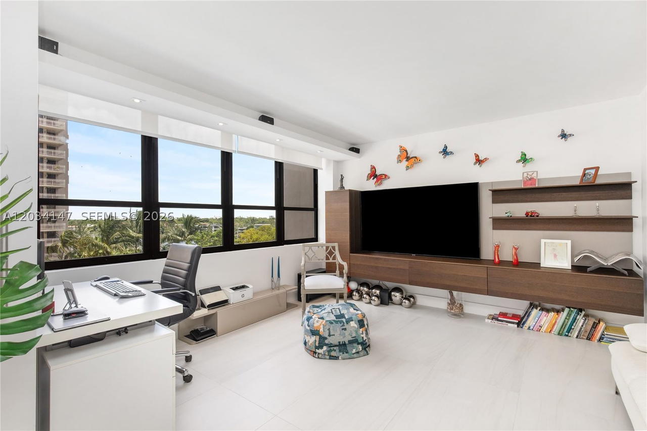 Real estate property located at 3 Grove Isle Dr C502, Miami-dade, Grove Isle Condo, Miami, FL