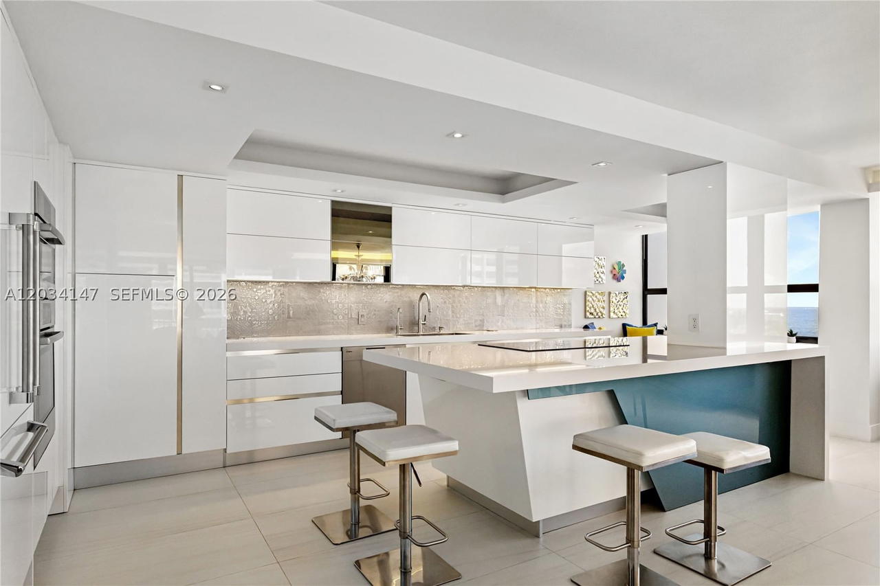 Real estate property located at 3 Grove Isle Dr C502, Miami-dade, Grove Isle Condo, Miami, FL