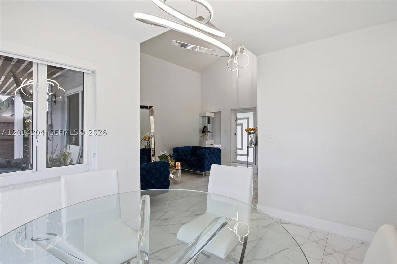 Real estate property located at 7315 158th Ave, Miami-dade, Weitzer Lago Mar Homes, Miami, FL