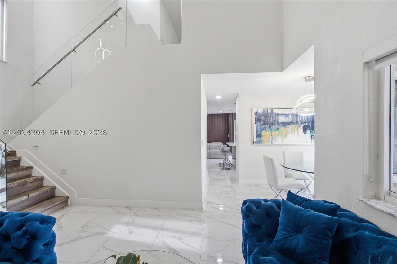Real estate property located at 7315 158th Ave, Miami-dade, Weitzer Lago Mar Homes, Miami, FL