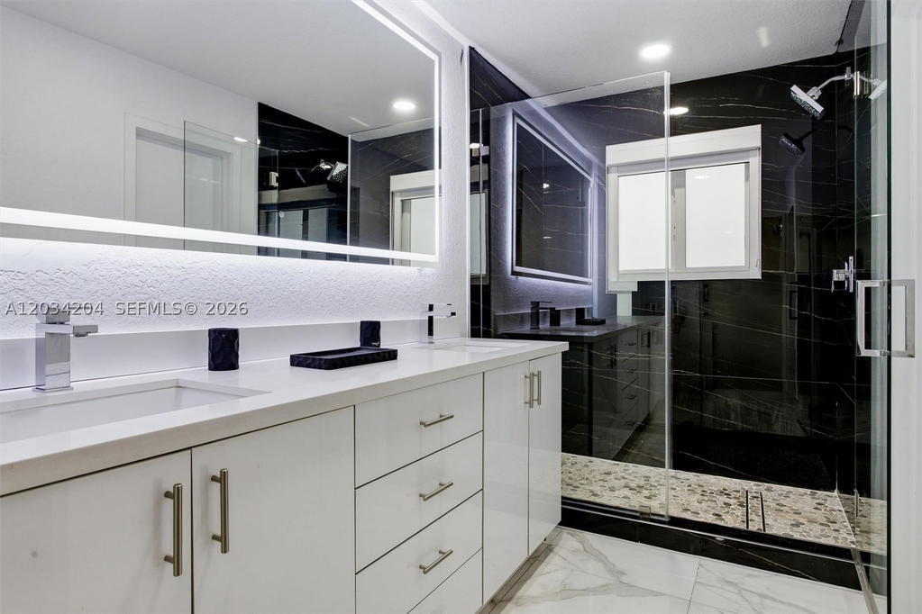 Real estate property located at 7315 158th Ave, Miami-dade, Weitzer Lago Mar Homes, Miami, FL