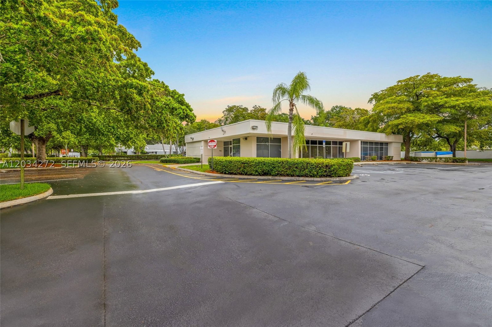 Real estate property located at 8200 University Dr, Broward, Lyons Commercial Sub No 3, Tamarac, FL