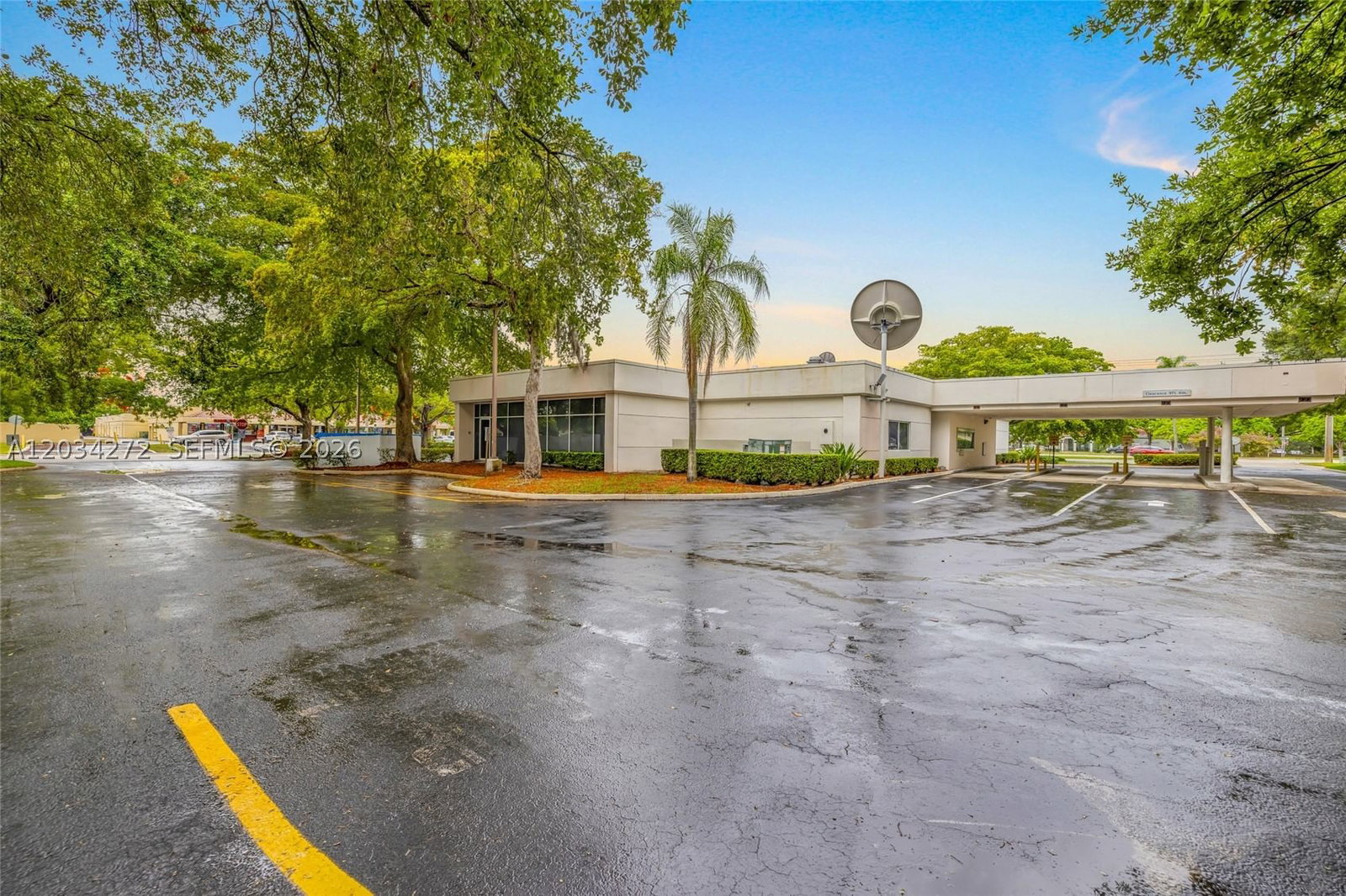 Real estate property located at 8200 University Dr, Broward, Lyons Commercial Sub No 3, Tamarac, FL