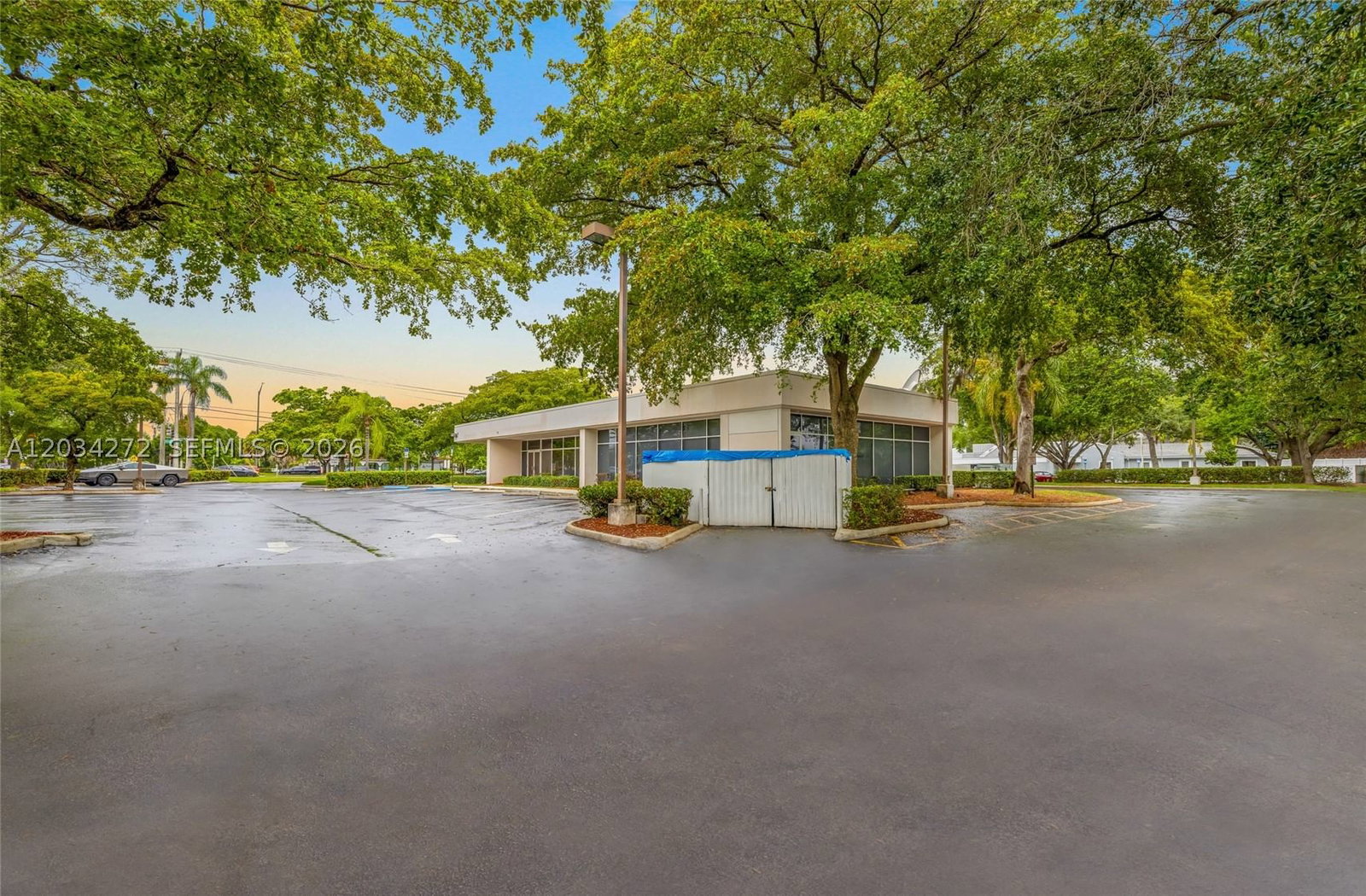 Real estate property located at 8200 University Dr, Broward, Lyons Commercial Sub No 3, Tamarac, FL