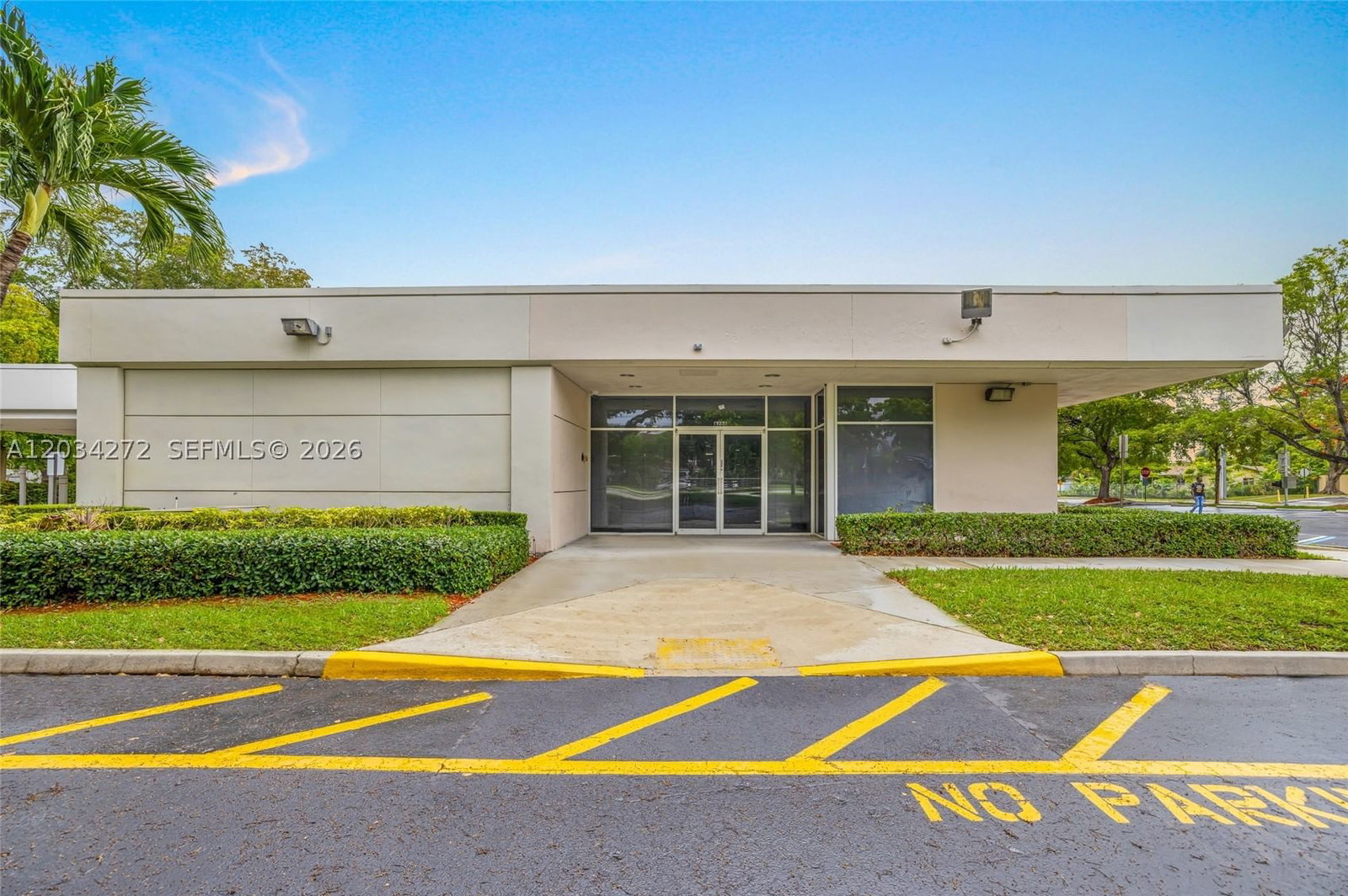 Real estate property located at 8200 University Dr, Broward, Lyons Commercial Sub No 3, Tamarac, FL