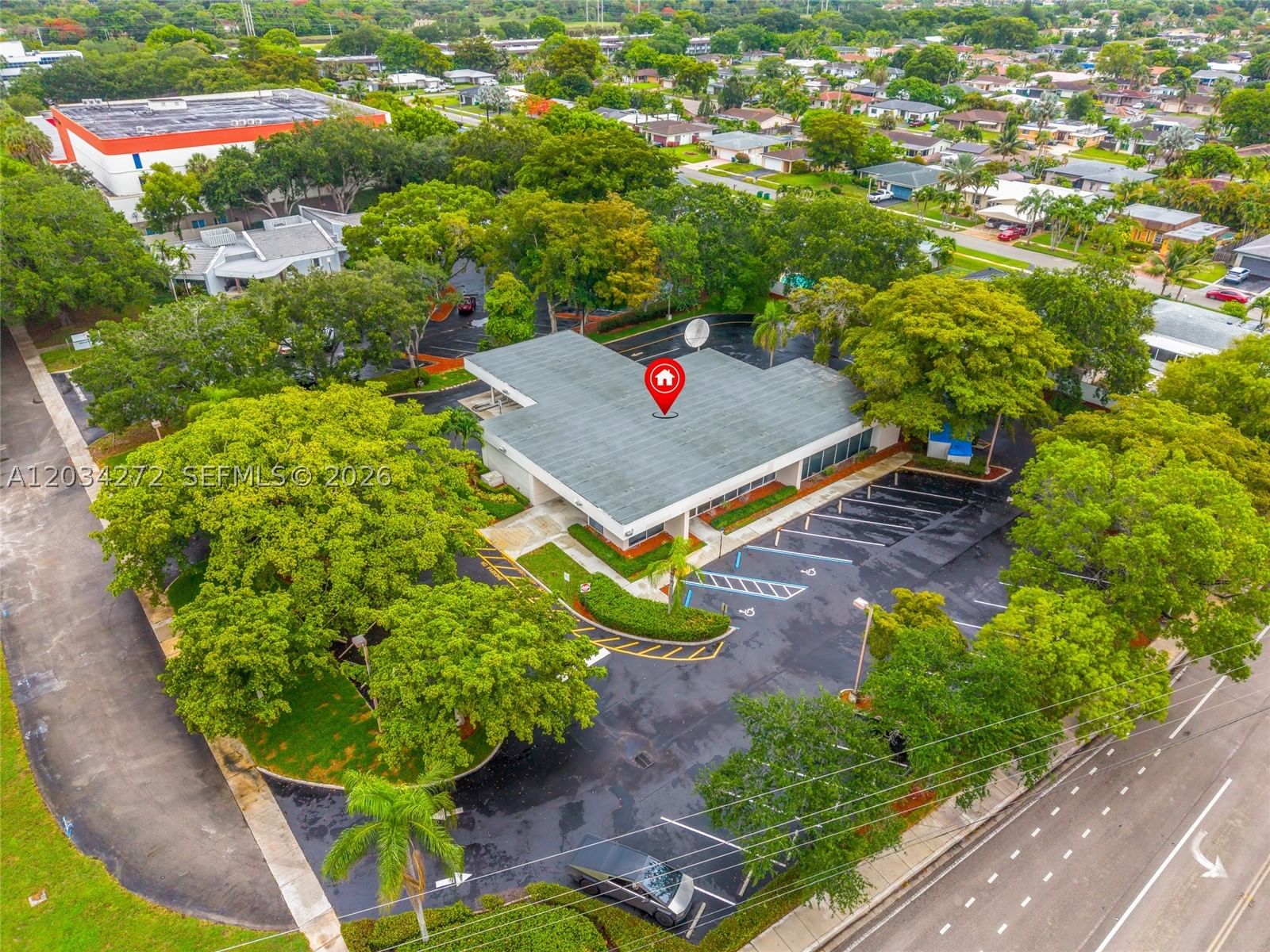 Real estate property located at 8200 University Dr, Broward, Lyons Commercial Sub No 3, Tamarac, FL