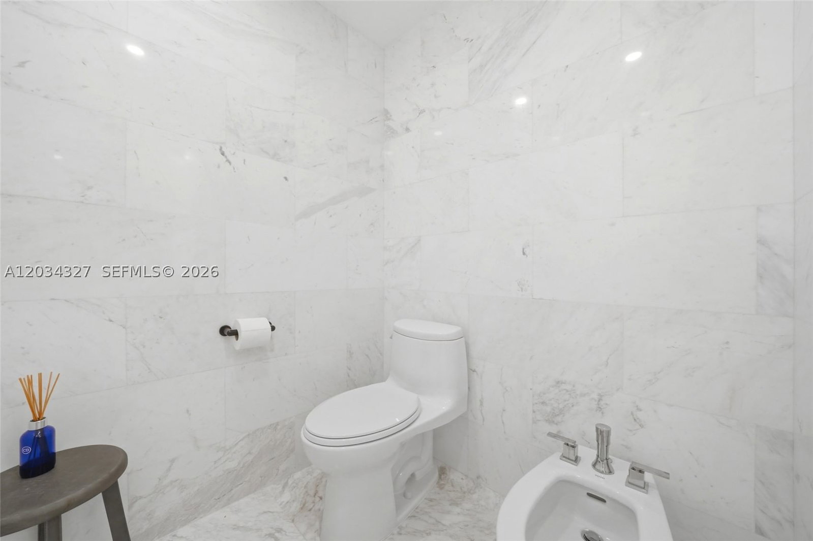 Real estate property located at 715 Bayshore Dr #705, Broward, La Rive Condo, Fort Lauderdale, FL