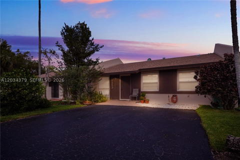 Real estate property located at 10953 122nd Ct, Miami-dade, Devon-aire Villas Sec 2, Miami, FL