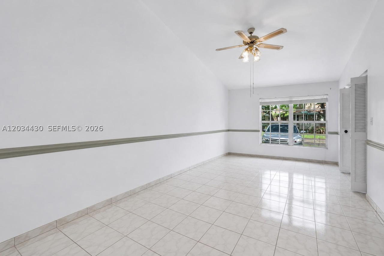 Real estate property located at 11937 117th Ct, Miami-dade, Towngate South Sec 3, Miami, FL