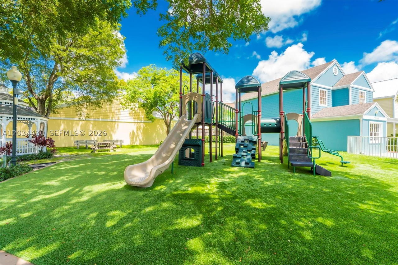 Real estate property located at 11937 117th Ct, Miami-dade, Towngate South Sec 3, Miami, FL