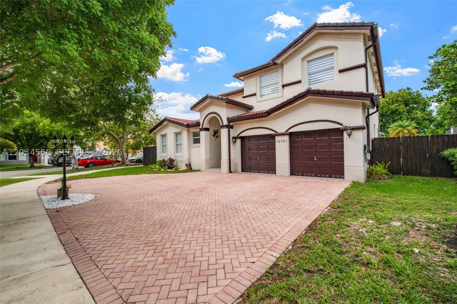 Real estate property located at 15761 59th Ter, Miami-dade, Water S Glare Sub, Miami, FL
