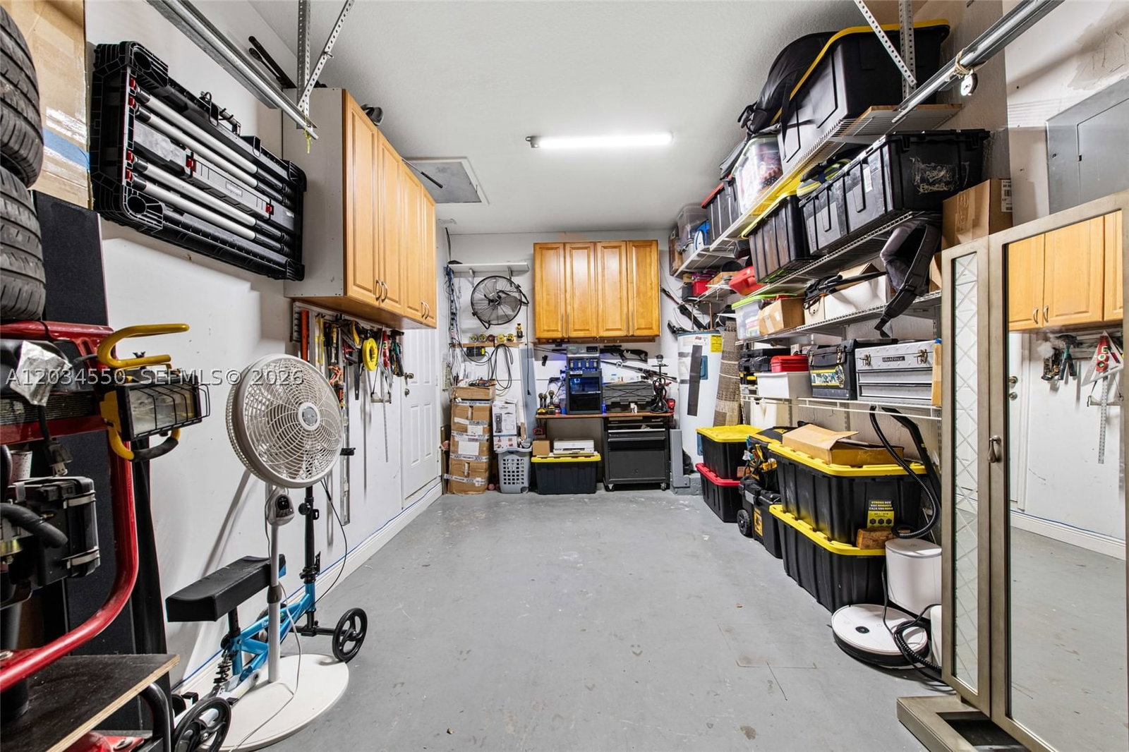 Real estate property located at 15761 59th Ter, Miami-dade, Water S Glare Sub, Miami, FL