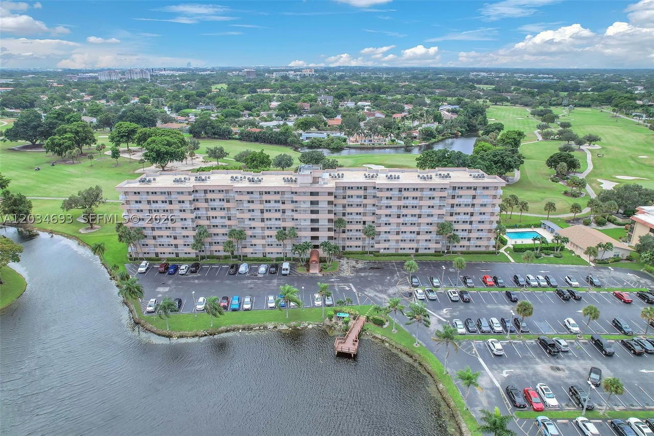 Real estate property located at 250 Jacaranda Dr #704, Broward, Coronado At Jacaranda Pha, Plantation, FL