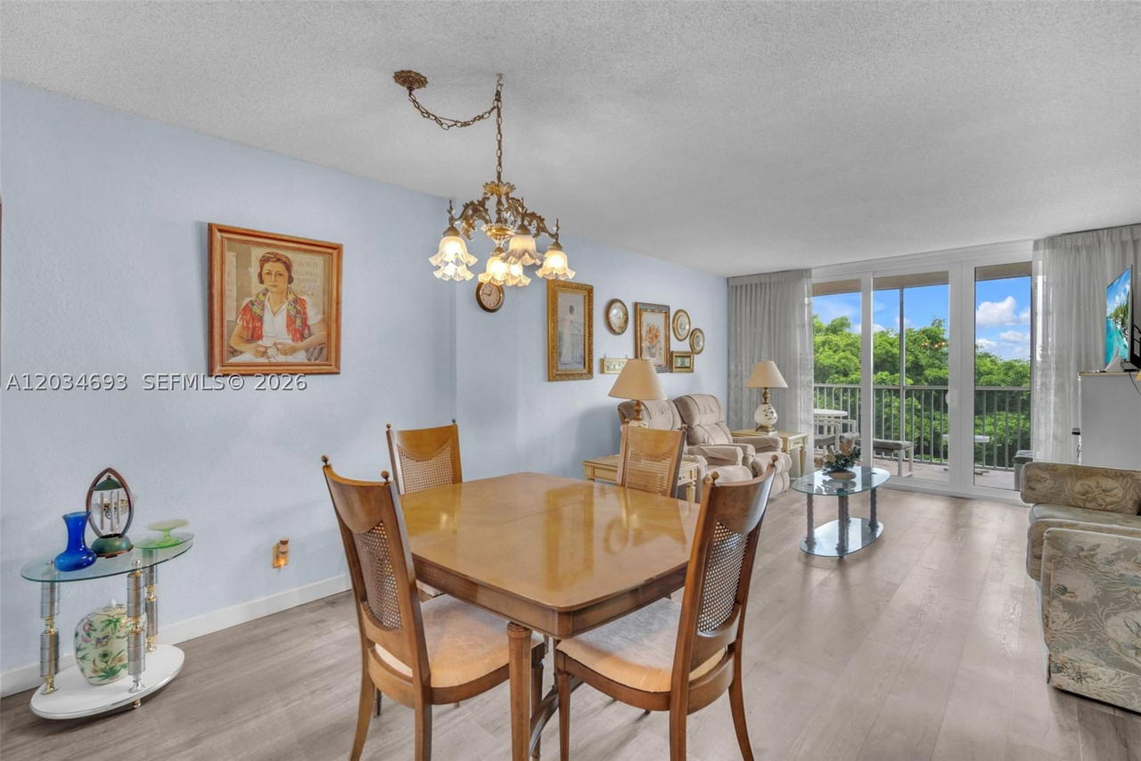 Real estate property located at 250 Jacaranda Dr #704, Broward, Coronado At Jacaranda Pha, Plantation, FL